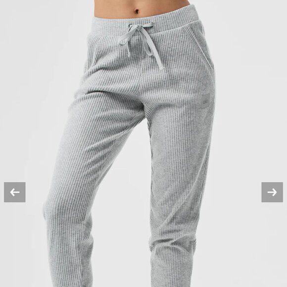 Alo Yoga Muse Sweatpant - Athletic Heather Grey Size: M - Picture 2 of 12